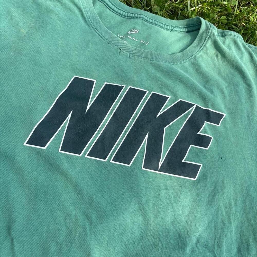 Green vintage nike tee size